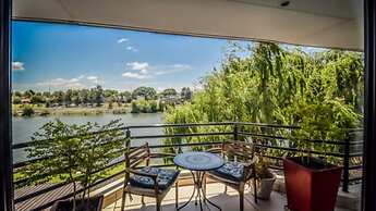 ANEW Hotel & Convention Centre OR Tambo