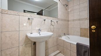 ANEW Hotel & Convention Centre OR Tambo