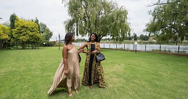 ANEW Hotel & Convention Centre OR Tambo