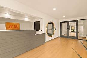 LivAway Suites Nashville- Smyrna