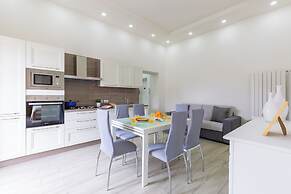 Chiara Modern Apartment
