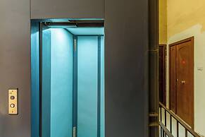 Chiara Modern Apartment