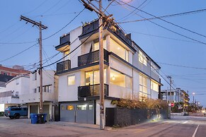 Venice View by Avantstay Walk to Venice Beach Rooftop, Ice Bath, Luxe 