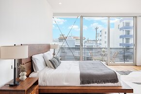 Venice View by Avantstay Walk to Venice Beach Rooftop, Ice Bath, Luxe 