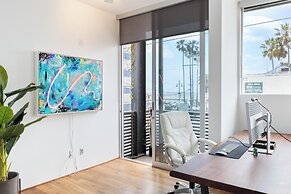 Venice View by Avantstay Walk to Venice Beach Rooftop, Ice Bath, Luxe 