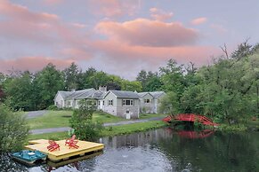 Game Farm Villa by Avantstay 10bdr, Private Pond, Spa, Pool Family-fri