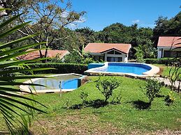 Casa Naranja Jungle Villa