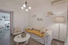 Irida With 1 Bedrooms and 1 Bathrooms