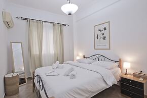 Irida With 1 Bedrooms and 1 Bathrooms