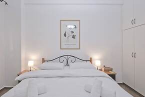 Irida With 1 Bedrooms and 1 Bathrooms