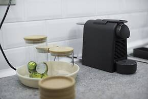 Irida With 1 Bedrooms and 1 Bathrooms