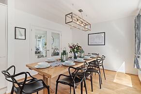 Glynmar - Sea Glimpses Hot Tub Pool Table