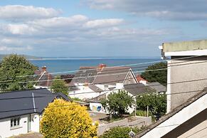 Glynmar - Sea Glimpses Hot Tub Pool Table