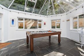 Glynmar - Sea Glimpses Hot Tub Pool Table