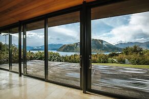 Aurum - Luxury Villa - Lake Views