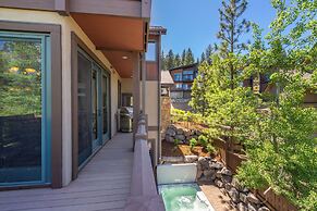 Lux Townhome Next to Village by Sierra Getaways