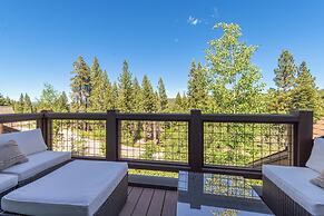 Lux Townhome Next to Village by Sierra Getaways
