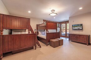 Lux Townhome Next to Village by Sierra Getaways