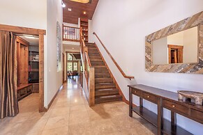 Lux Townhome Next to Village by Sierra Getaways