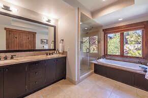 Lux Townhome Next to Village by Sierra Getaways
