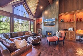 Lux Townhome Next to Village by Sierra Getaways