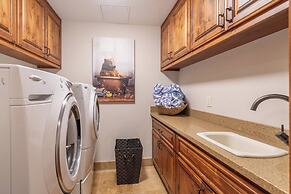 Lux Townhome Next to Village by Sierra Getaways