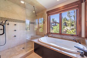 Lux Townhome Next to Village by Sierra Getaways