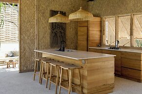 The Cabins Sandy Bay