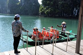 Garden Bay Legend 2 cruise