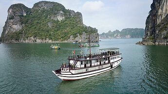 Garden Bay Legend 2 cruise