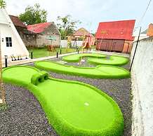 Tropical House and Mini Golf Yogyakarta
