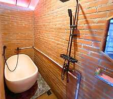 Tropical House and Mini Golf Yogyakarta