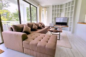 Laguna 2BR Apartment 2223 in Allamanda 2