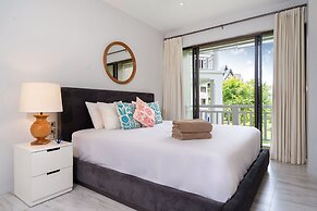 Laguna 2BR Apartment 2223 in Allamanda 2