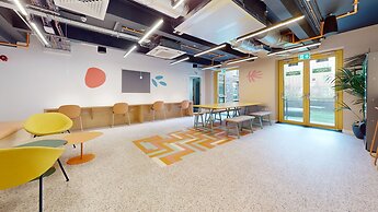 Student Only, Ensuite-in a Stylish Apartment