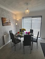 Ayr Refurbished May 2024 3 Bedroom 140m2 Detached House With Private G