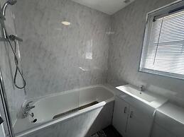 Ayr Refurbished May 2024 3 Bedroom 140m2 Detached House With Private G