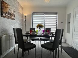 Ayr Refurbished May 2024 3 Bedroom 140m2 Detached House With Private G