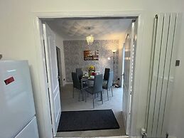 Ayr Refurbished May 2024 3 Bedroom 140m2 Detached House With Private G