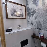 STUDIOS OR PRIVATE ROOMS