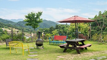 Gapyeong Nomadrium Poolvilla Pension