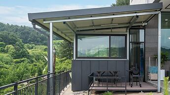 Gapyeong Nomadrium Poolvilla Pension