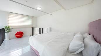 Gapyeong Nomadrium Poolvilla Pension