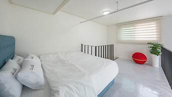 Gapyeong Nomadrium Poolvilla Pension