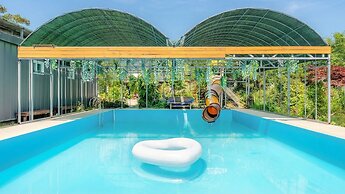 Gyeongju Yongcheonsu Caravan