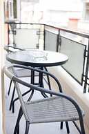 Modern 2-bedroom Gem Close to Metro