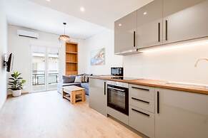 Modern 2-bedroom Gem Close to Metro