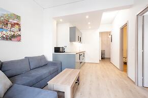 Modern 2-bedroom Gem Close to Metro