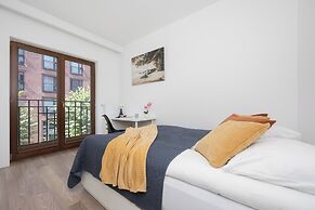 Spacious Apartment for 4 by Renters