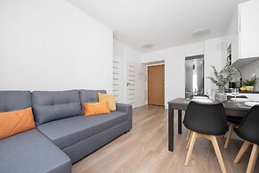 Spacious Apartment for 4 by Renters